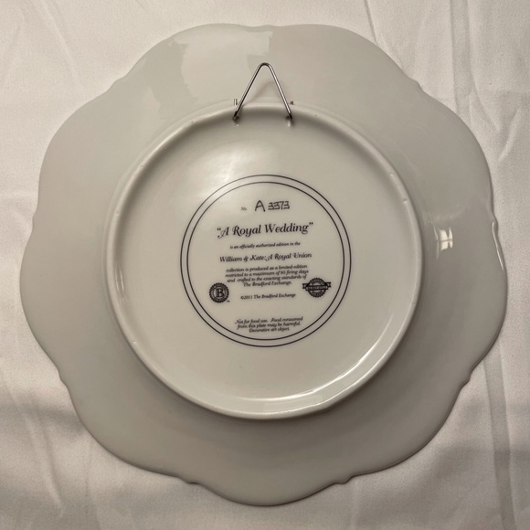 Bradford Exchange Prince William & Kate A Royal Wedding - Picture 8 of 11